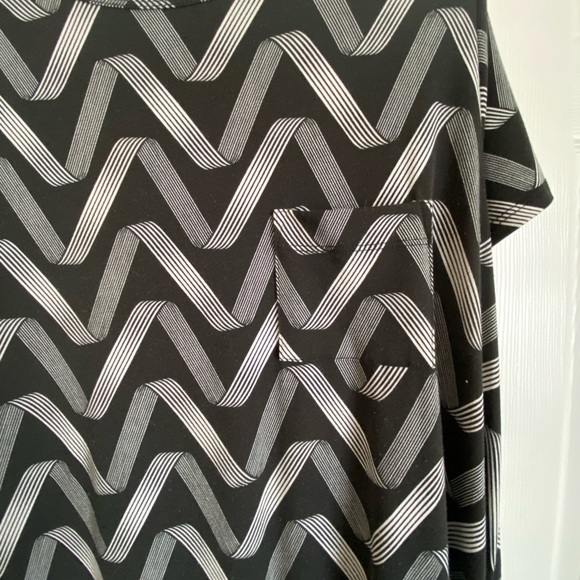 Lularoe LLR Carly Dress Size Medium - Picture 2 of 3